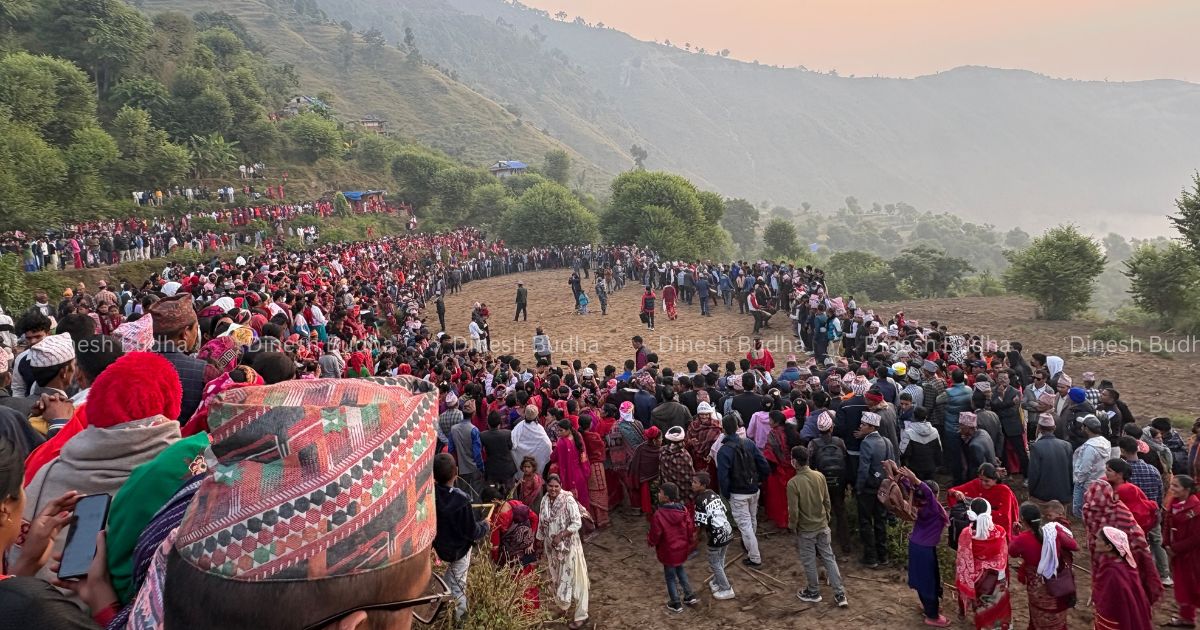 दैलेखको सातालामा यसरी खेलिन्छ भैलिया भैलो (तस्बिर)