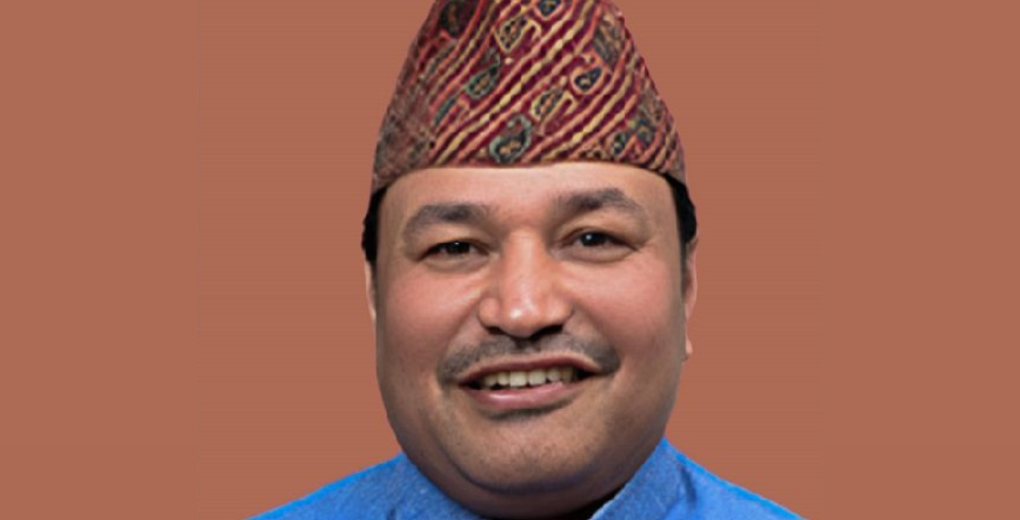 पर्सा-२ बाट नेकपा उम्मेदवार मनोज चौधरी पक्राउ