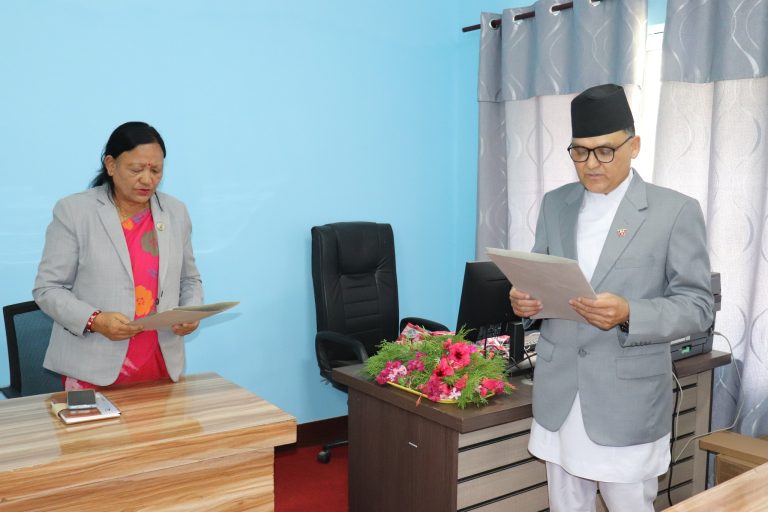 कर्णाली प्रदेश सभाको सचिवमा खड्का