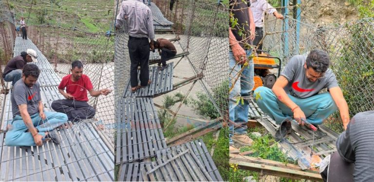 मुगुका युवाले गरे जीर्ण झोलुङ्गे पुलको मर्मत, आवतजावतमा सहज