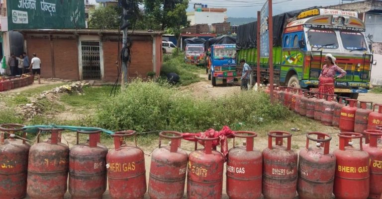 १६ दिनमा ३१ हजार ९६३ एलपी ग्यासको सिलिन्डर बिक्री–वितरण
